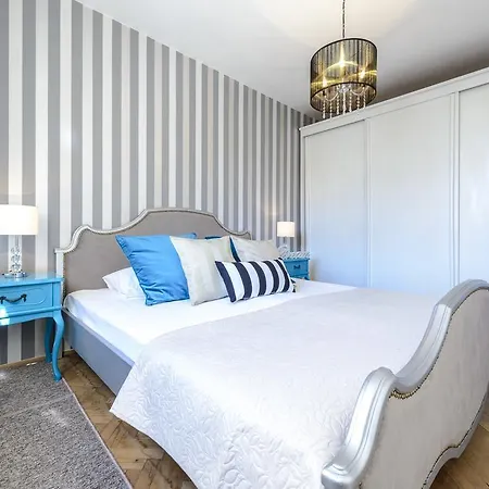 Apartment Glamour *